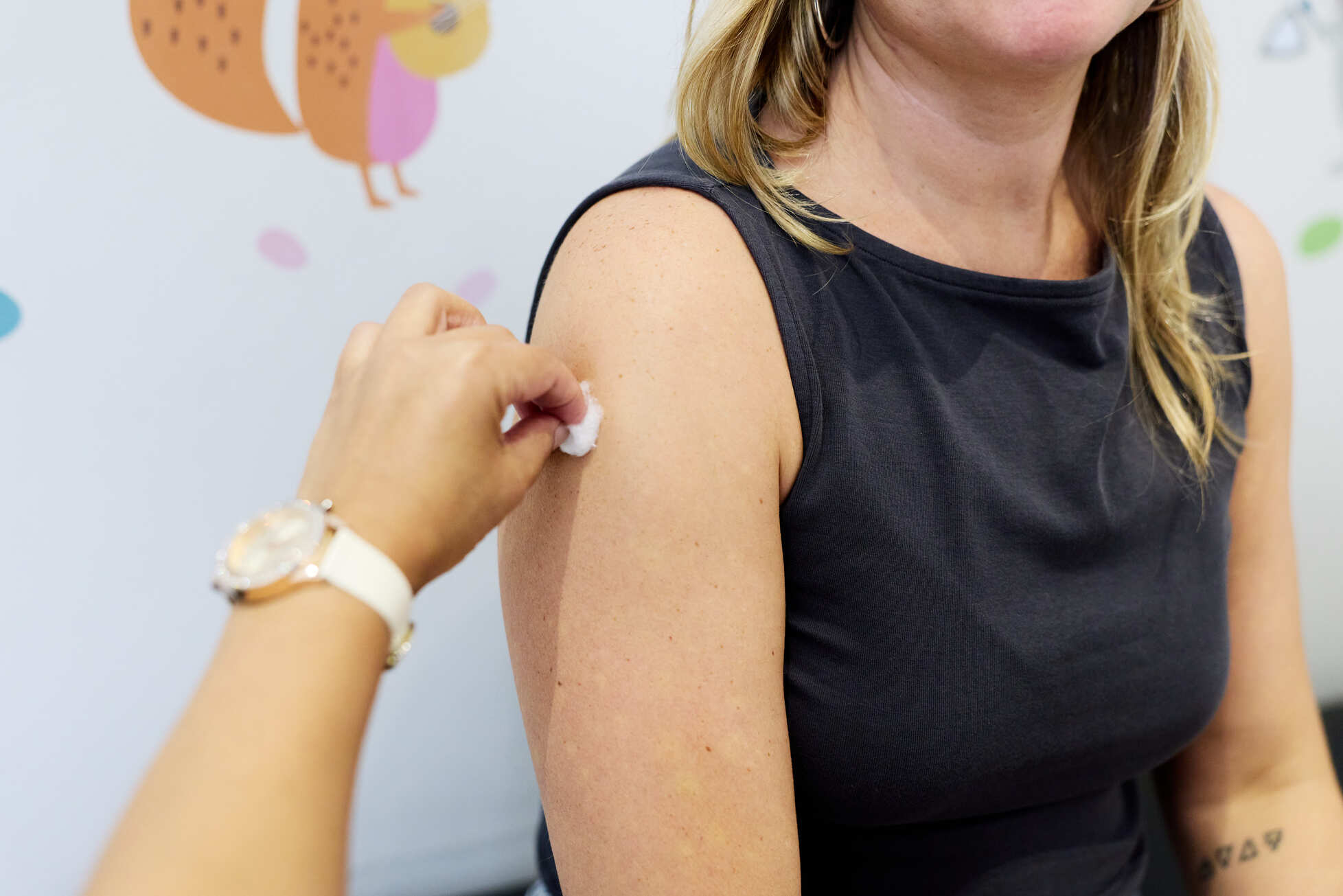 Vacunación segura y atención profesional para la prevención y el cuidado de la salud