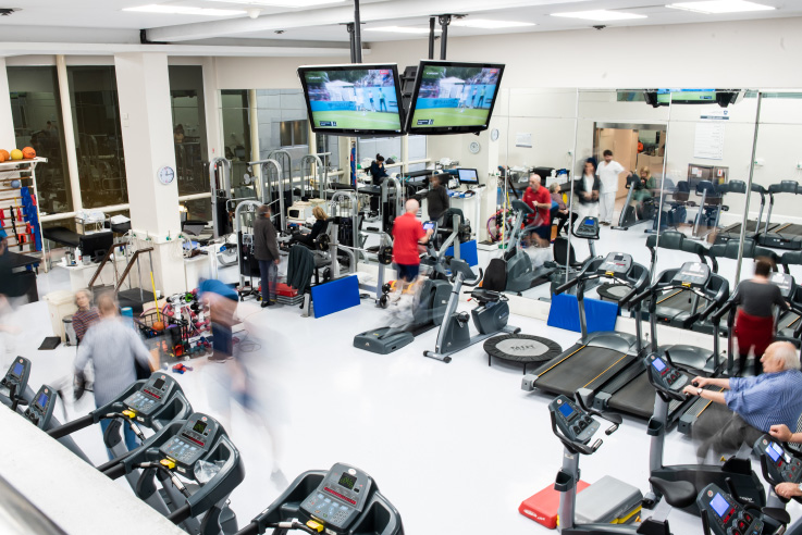 Vista general del gimnasio de rehabilitación física y cardiovascular del IADT